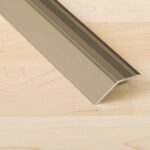 Profinish 14 x 44 mm aluminium brons 270 cm zelfklevend Profinish 14 x 44 mm aluminium brons 270 cm zelfklevend