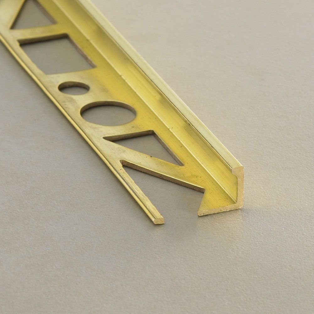 L-profiel egalisatieprofiel van messing. Ook wel tegelprofiel. Messing heeft een luxe uitstraling en zorgt voor elegante accenten in het interieur.