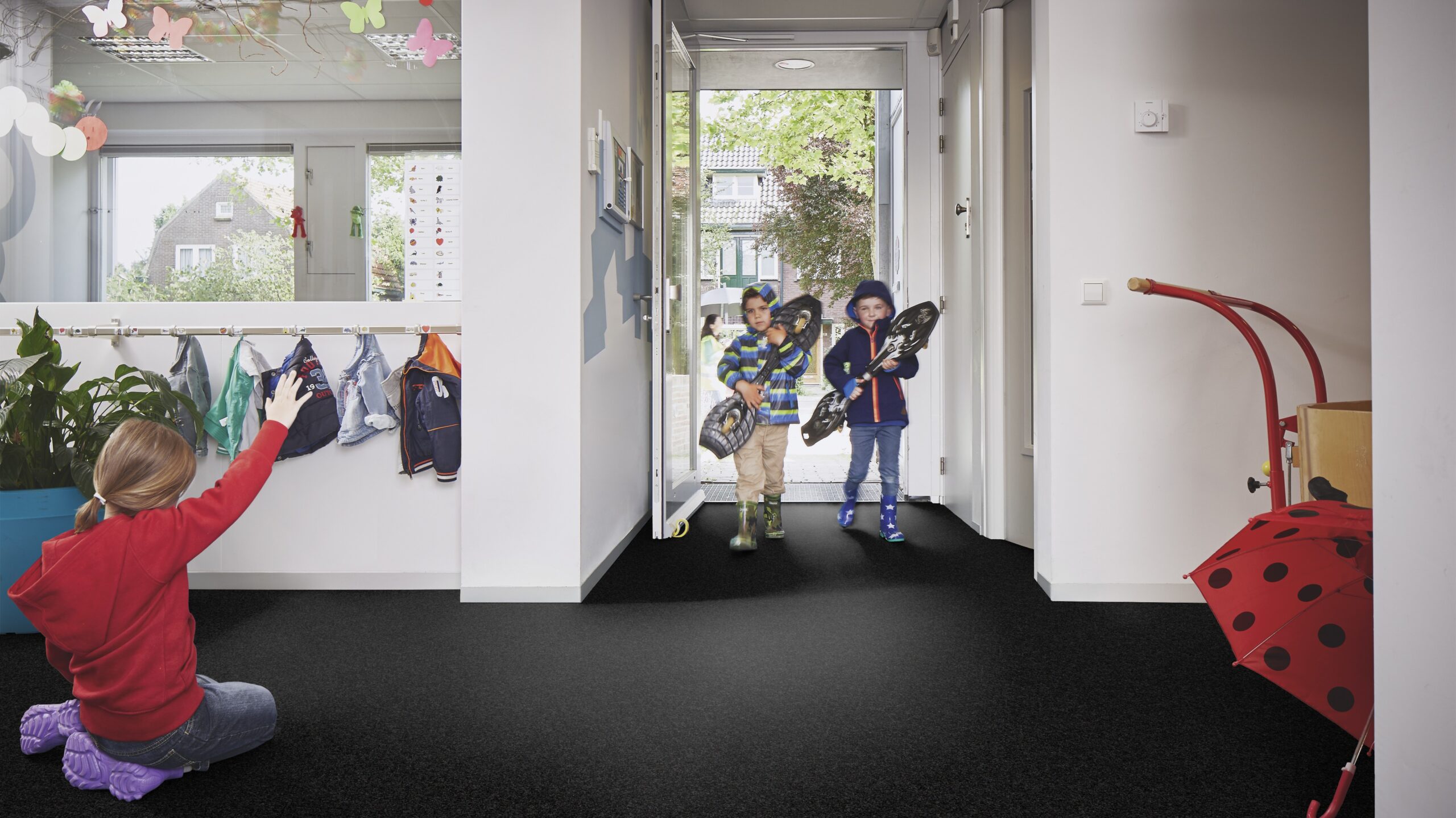 Coral Brush standaard mat 55 x 90 cm 5730 Vulcan Black Coral Brush standaard mat 55 x 90 cm 5730 Vulcan Black